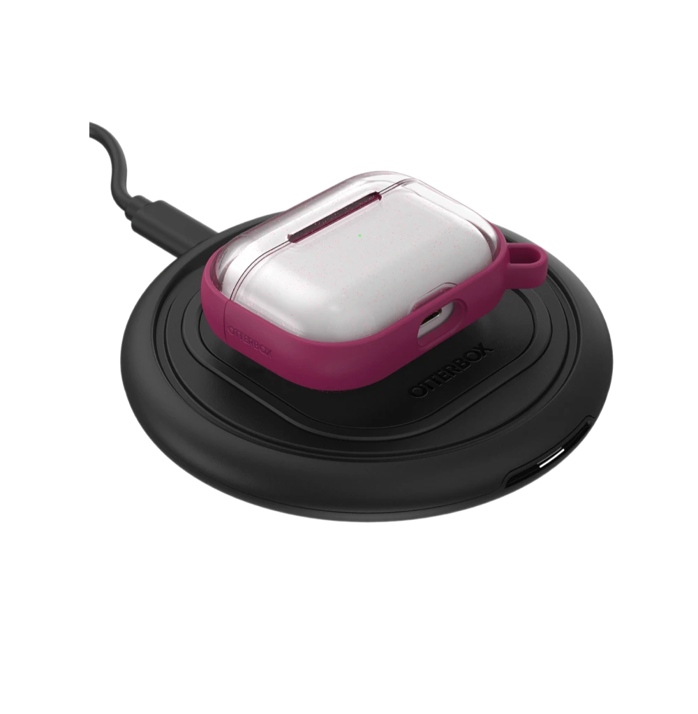 Magnetic charging cable connects quickly and easily